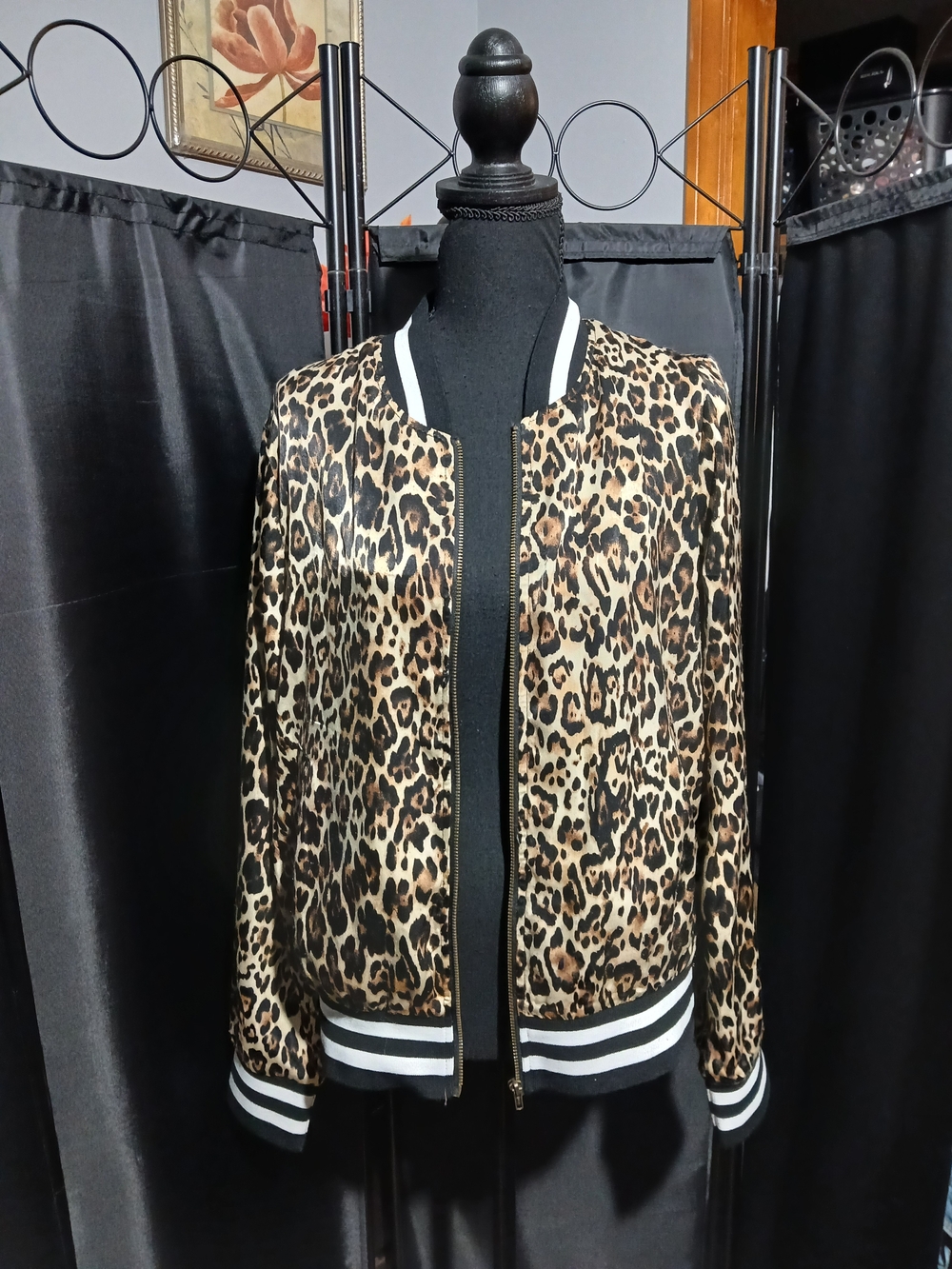 Peyton Jensen Women’s Leopard Print Bomber Jacket - Black & Tan Size M - Picture 2 of 9